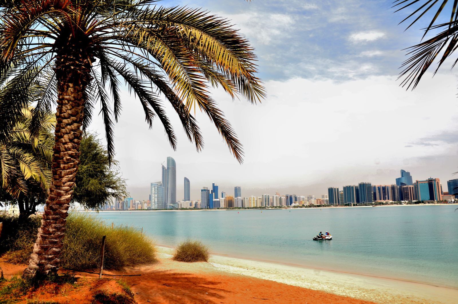 A Look at Abu Dhabi’s Best Islands: Sun, Sea and Serenity