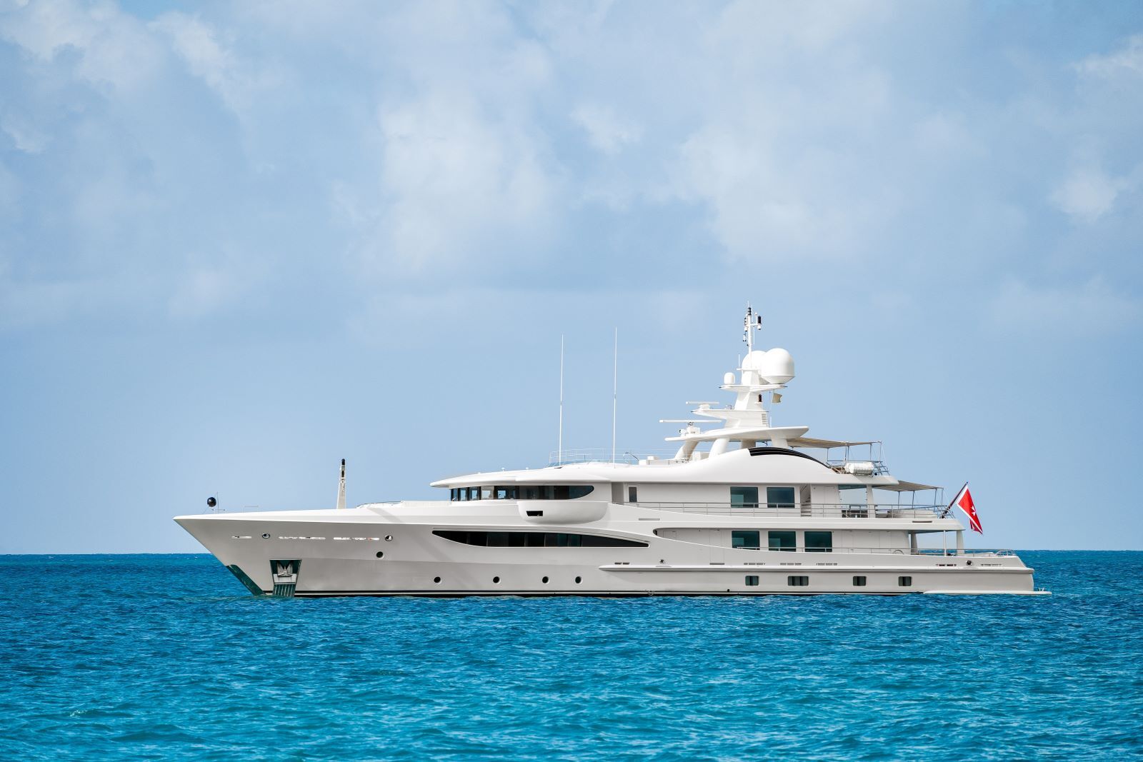 Superyacht Charter in Abu Dhabi: A Bon Voyage across the Capital’s Waters