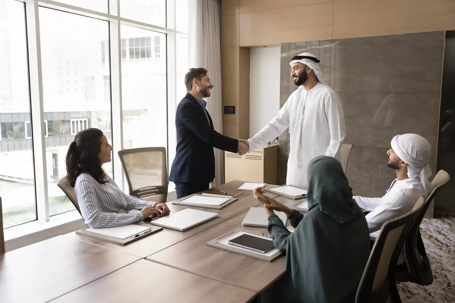لماذا تُعد أبوظبي وجهة رائدة للمهنيين العالميين؟