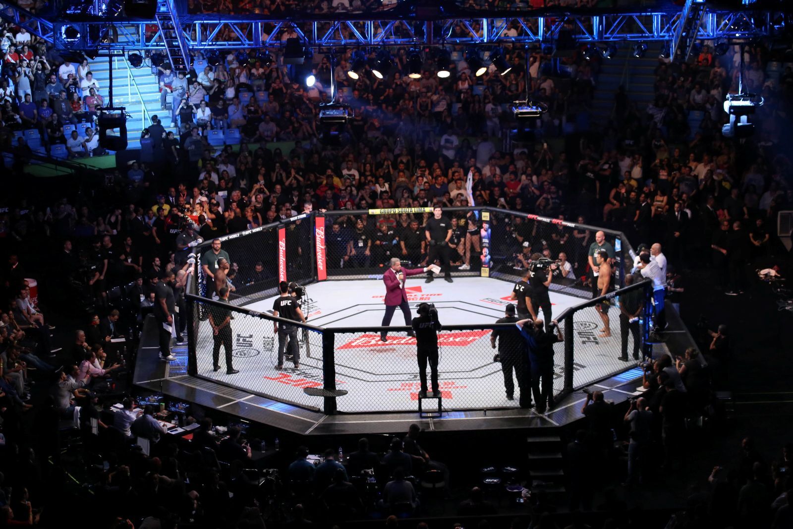 أبو ظبي 2025: ما الذي نتوقعه مع عودة بطولة UFC إلى الإمارات العربية المتحدة؟
